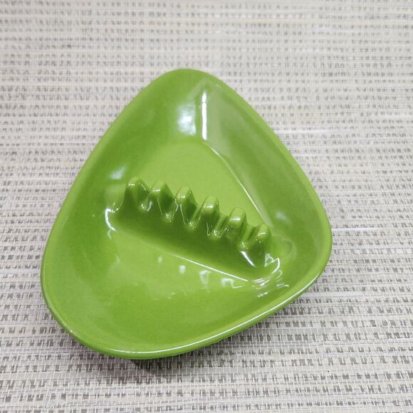 Vintage Mid-Century Modern MCM Anholt Ashtray Green Melamine Triangle Design - Picture 2 of 7